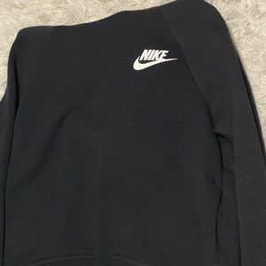 NIKE SWEAT SHIRT
